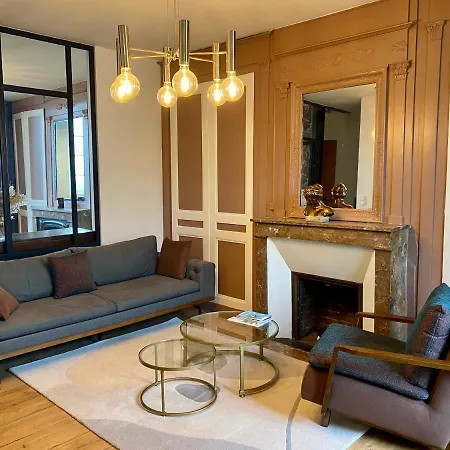 : Superbe Neuf Et Son Balcon Apartment