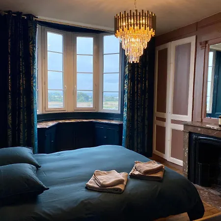 : Superbe Neuf Et Son Balcon *